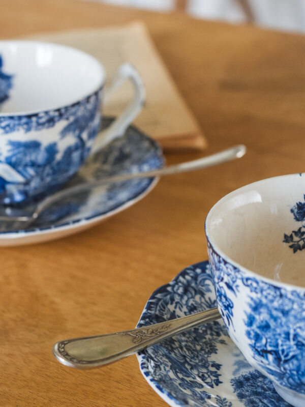 Set de deux tasses à thé et cuillères Mill Stream
