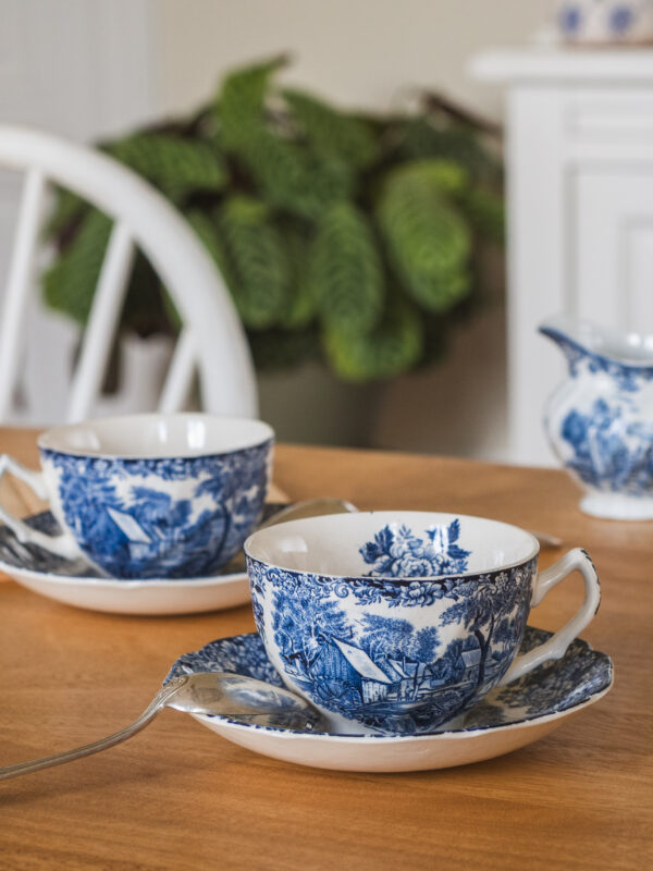 Set de deux tasses à thé et cuillères Mill Stream
