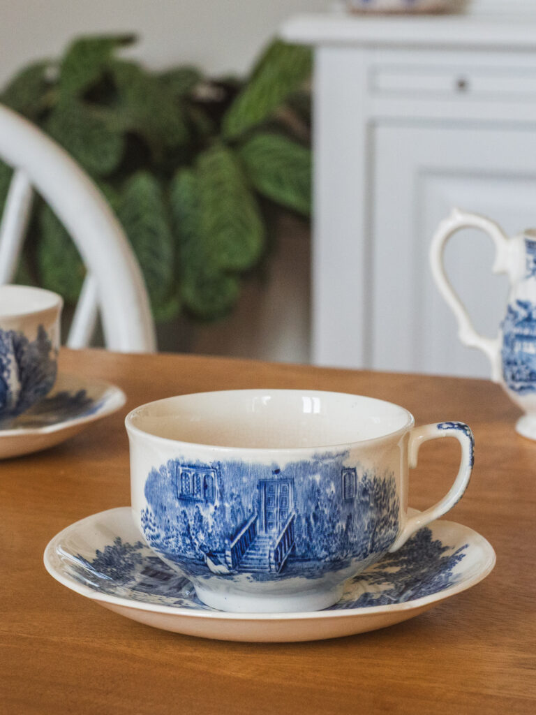 Tasse à thé Haddon Hall patinée