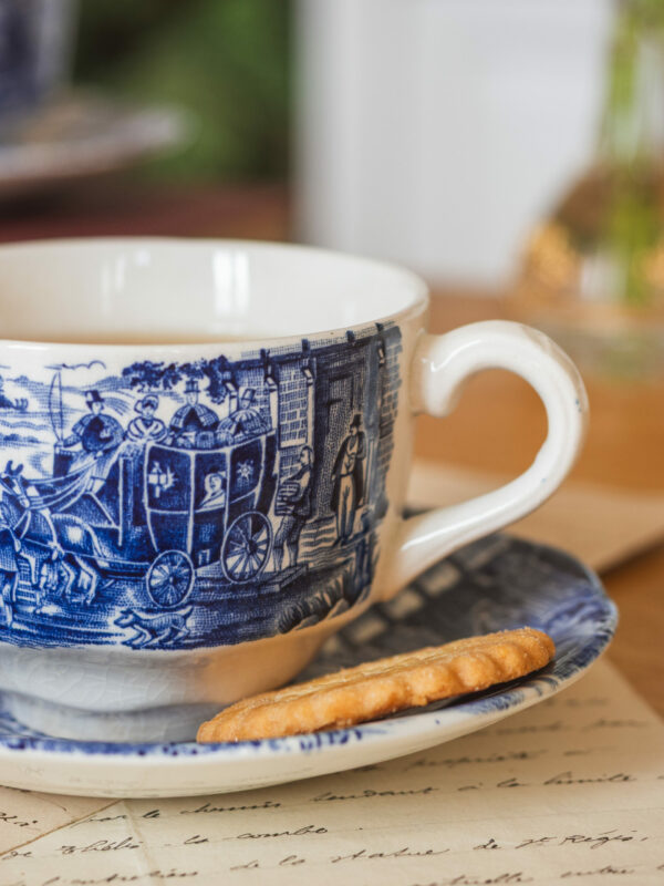 Tasse à thé Dickens imparfaite – Image 2