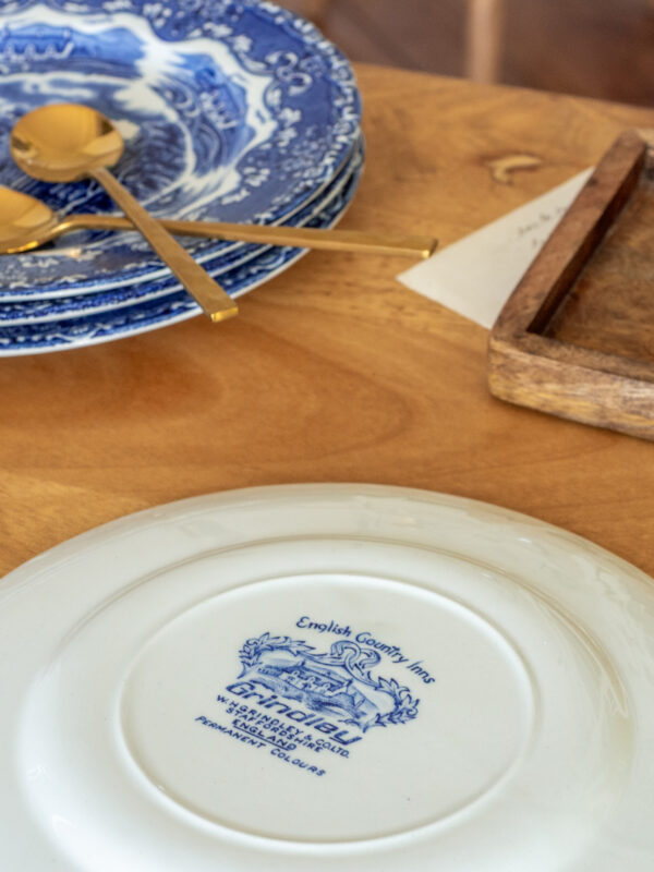 Assiette à dessert Royal Tudor – Image 3