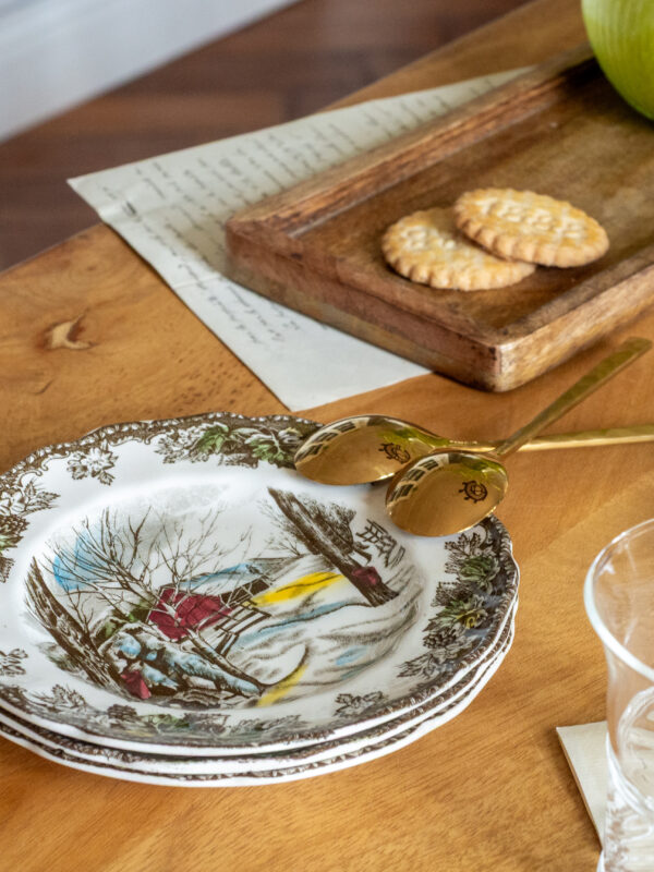 Deux petites assiettes à dessert Friendly village – Image 3