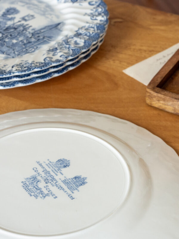 Deux assiettes plates Coaching Scenes avec Royal Warrant – Image 3