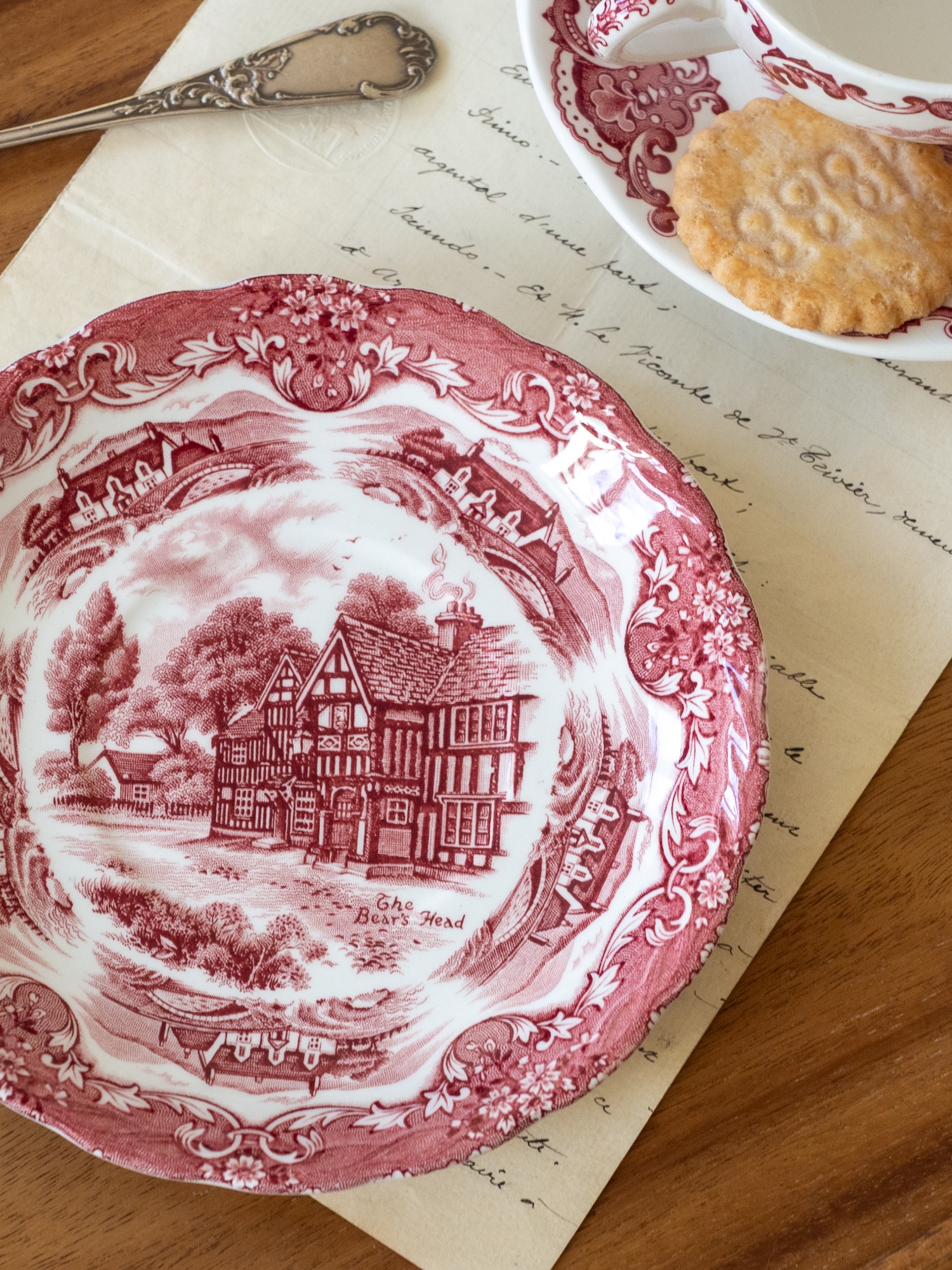 Deux assiettes à dessert English Country Inns – Image 2